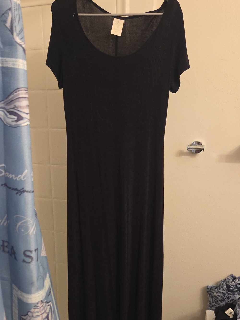 Black Short-Sleeve Scoop-Neck Maxi Dress